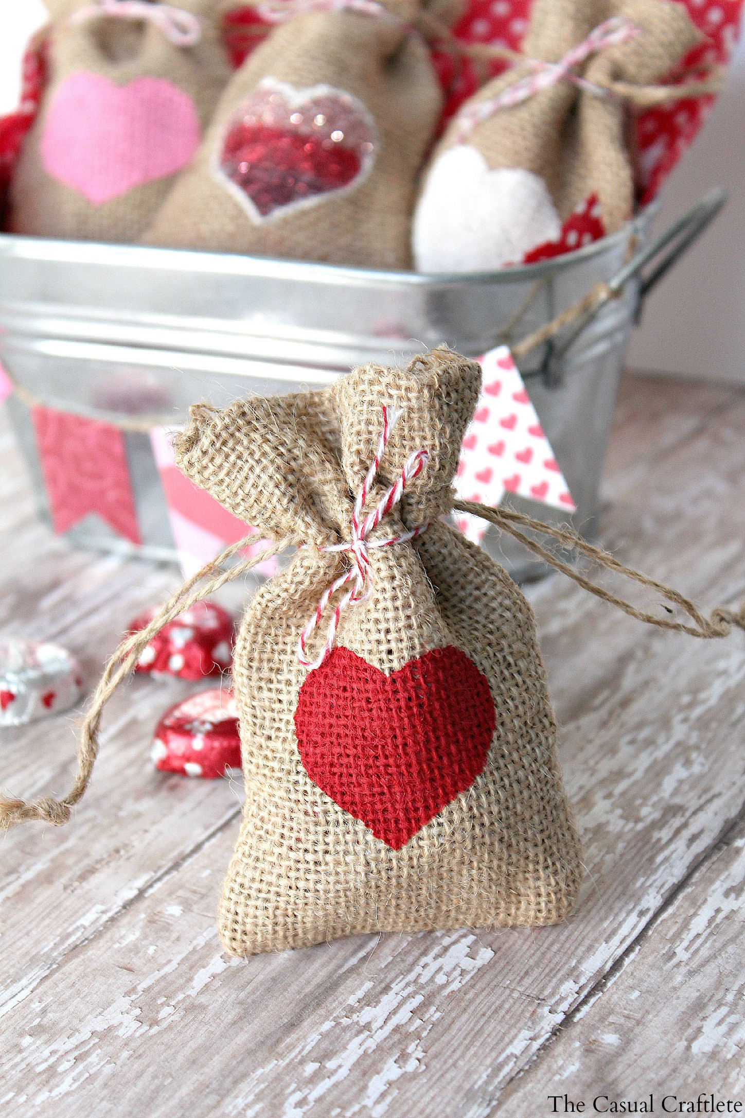 Valentine Gift Ideas Diy
 DIY Valentine s Day Burlap Gift Bags