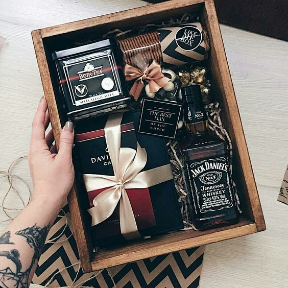 Valentine Gift Ideas For Father
 Awesome Fathers Day Gift Basket Ideas for Men