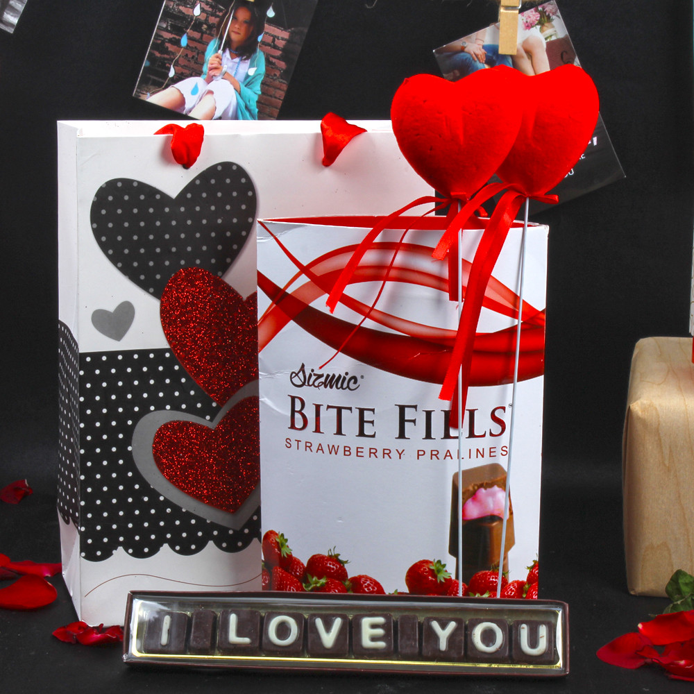 Valentine Gift Ideas For Her India
 Shop for Best Valentine Gifts Hamper line and Send it to