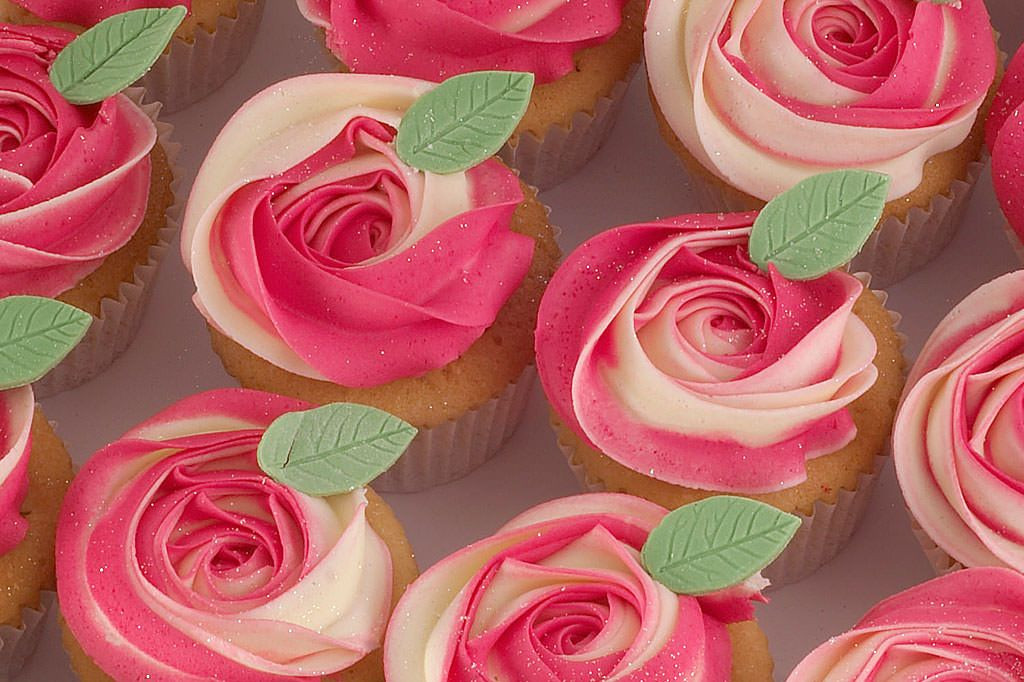 Valentine'S Day Cupcakes
 Valentine’s Day Flower Cupcakes