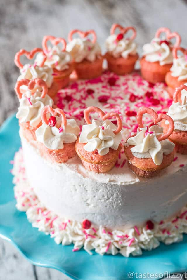 Valentines Cake Recipe Awesome Valentine Cake Easy Strawberry Flavored Cake with Mini