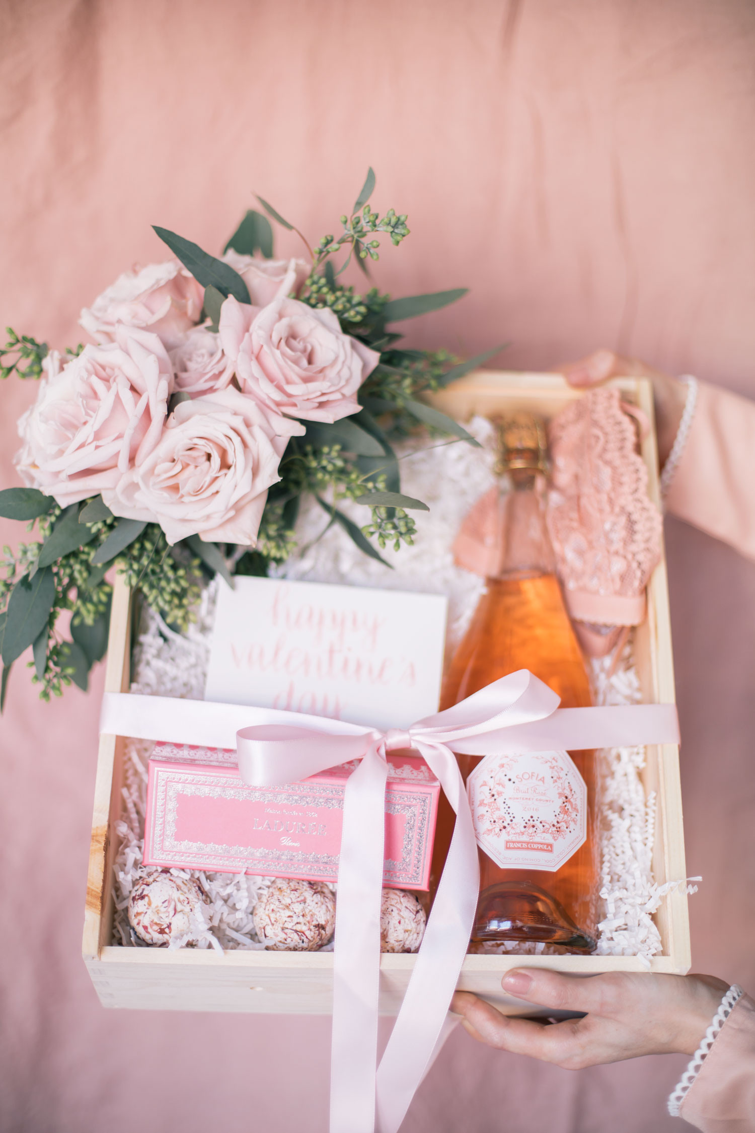 Valentines Day Gift Boxes
 The Prettiest DIY Valentine s Day Gift Box