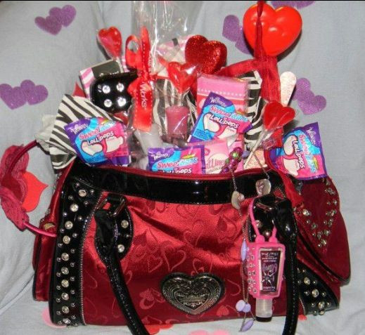 Valentines Gift Ideas For Daughter
 Valentine s Day t basket purse for my daughter